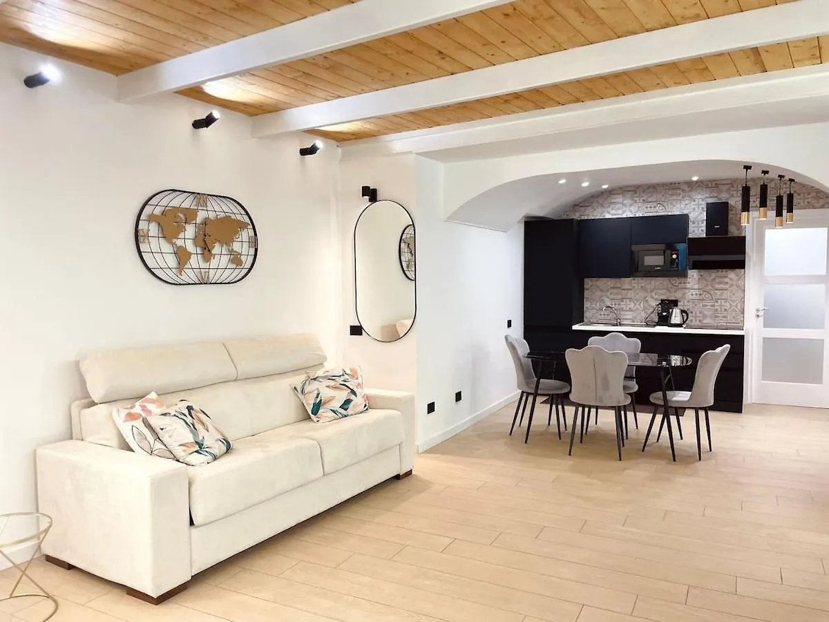 Apartment Dante Alighieri Suite Naples Italy