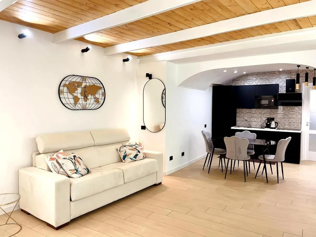 Dante Alighieri Suite Naples