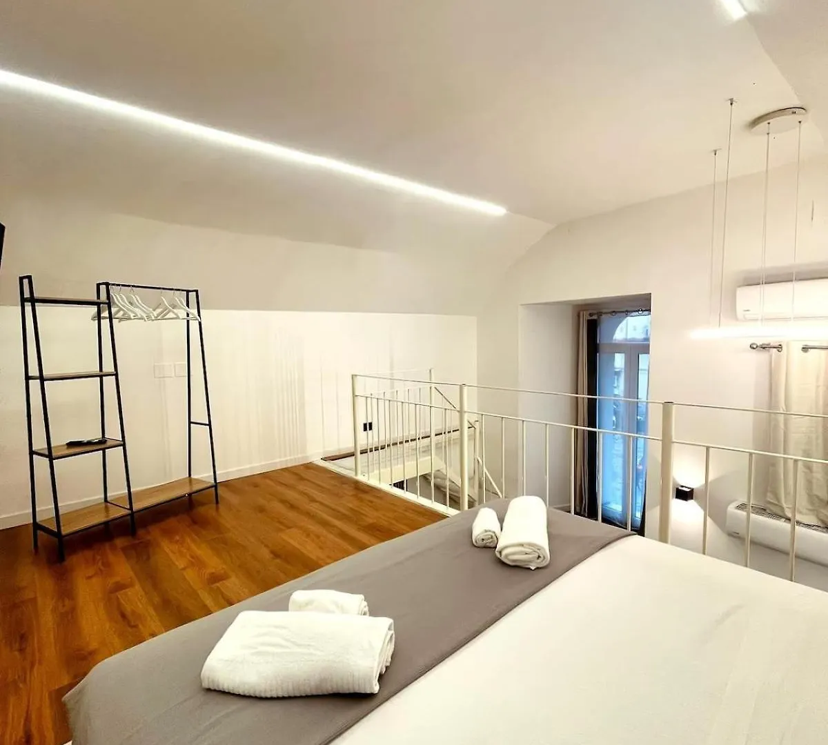 Dante Alighieri Suite Naples